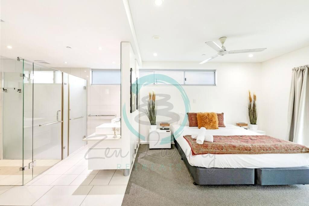 Zen Tree Blossom: 3-br Luxury Near Waterfront *