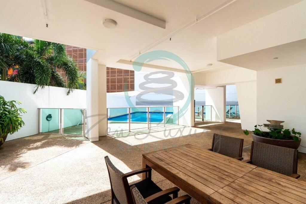 Zen Tree Blossom: 3-br Luxury Near Waterfront
